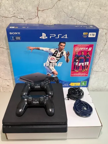 Vendo PS4 pouco usado