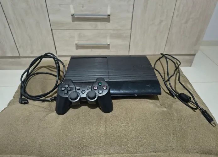 Playstation 3 Super Slim 500 GB HD Desbloqueado