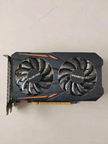 Gigabyte GTX 1050ti - COM DEFEITO