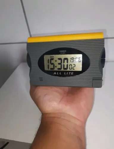 Antigo relógio de mesa casio DQ-850