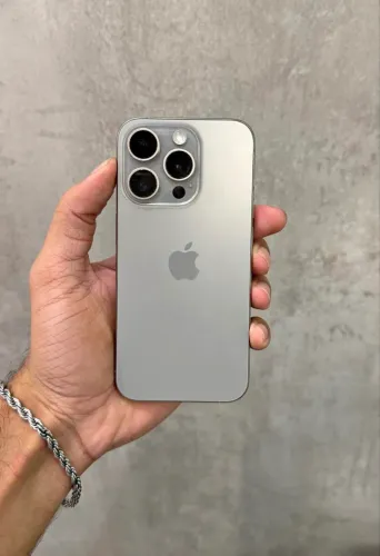 iPhone 15 pro - semi novo