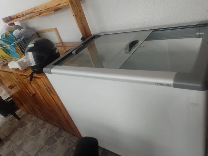 Frizer 400 litros fricom semi-novo pouco usado ZAP * setor faicalvile 