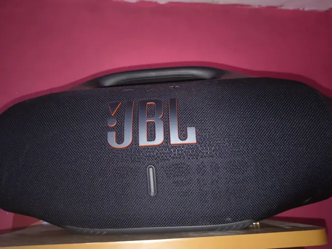 JBL bombox 4