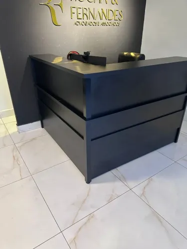 BALCÃO DE ATENDIMENTO EM L - MDF PRETO