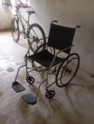 Vendo cadeira de rodas