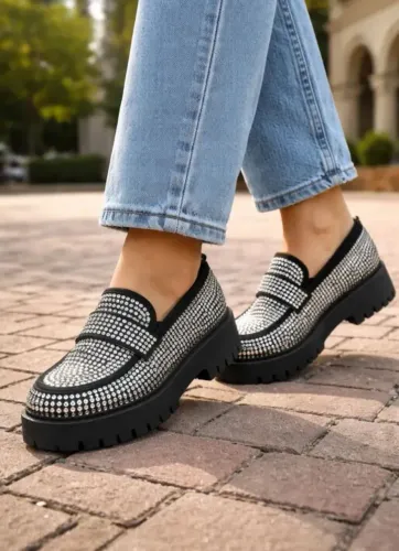 Mocassim Tratorado Com Strass Shein 39