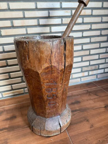 Pilão gigante antigo centenário