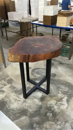 Móveis estilo industrial metalom e madeira