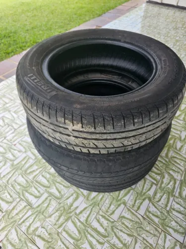 3 pneus meia vida aro 14