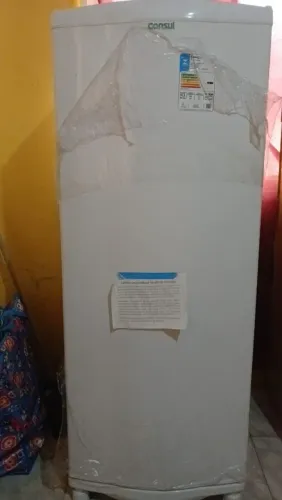 Geladeira semi nova