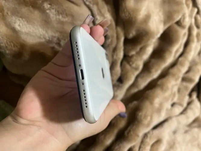 Celular iPhone 11