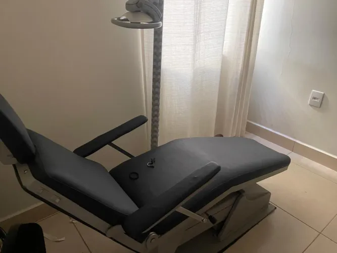 Cadeira Odontológica / Maca para Clínica Dentária ou Estética