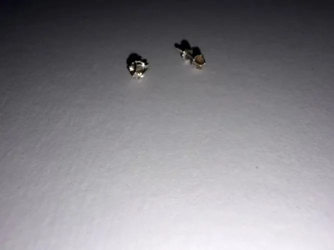 Brincos de platina com diamante