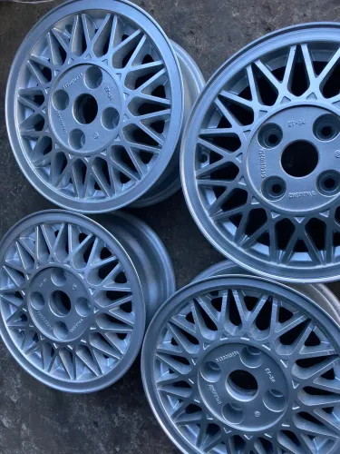 Vendo rodas aros 13 da Ford 