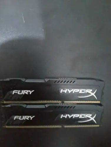 Duas Memórias Ram DDR3 8gb cada 