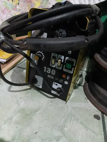 Vendo máquina de solda MiG sem gás usada poucas vezes 527,00