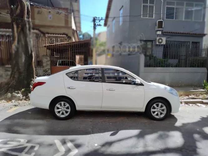 Nissan Versa SL 1.6 16V Flex Fuel 4P Mec. 2014