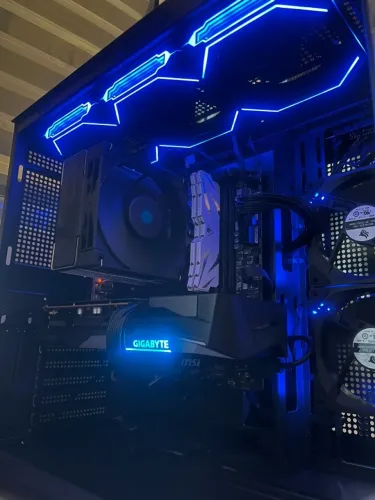 Pc Gamer Ryzen 7 5700X 4.6GHz, Placa Video RX 7600 GAMING 8GB, 16GB RAM, 1T SSD