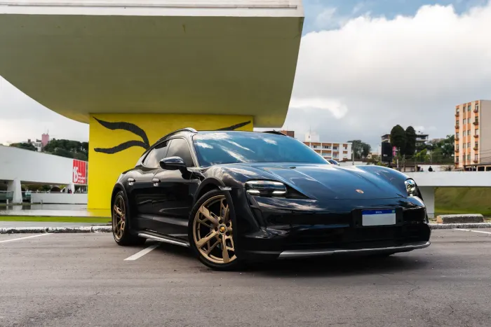 Porsche Taycan 4 Cross Turismo (elétrico) 2023