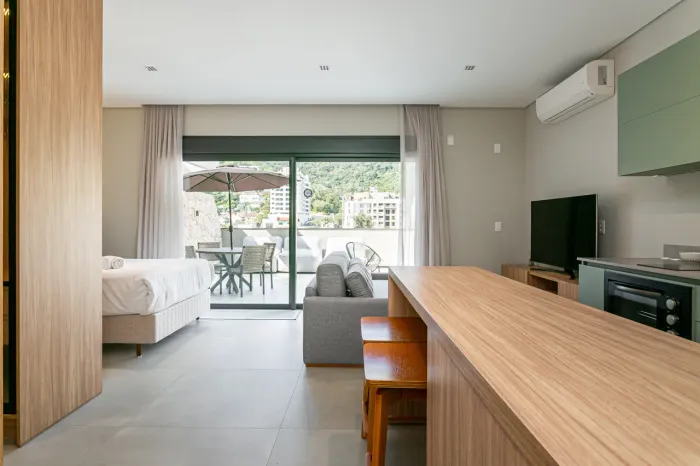Apartamento cobertura mobiliado no bairro Saco Grande.