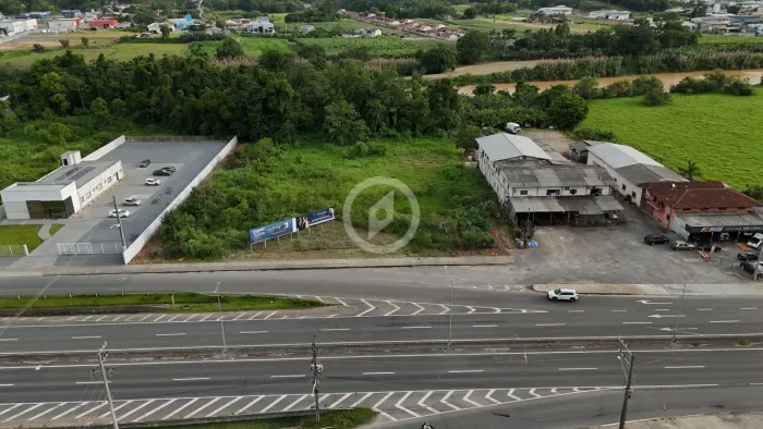 Terreno de frente para a BR-280