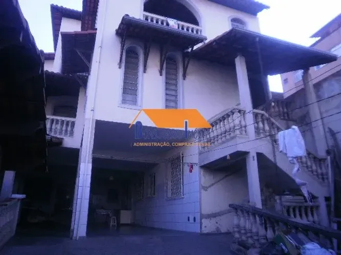 Casa de 4 quartos no bairro Sagrada Família