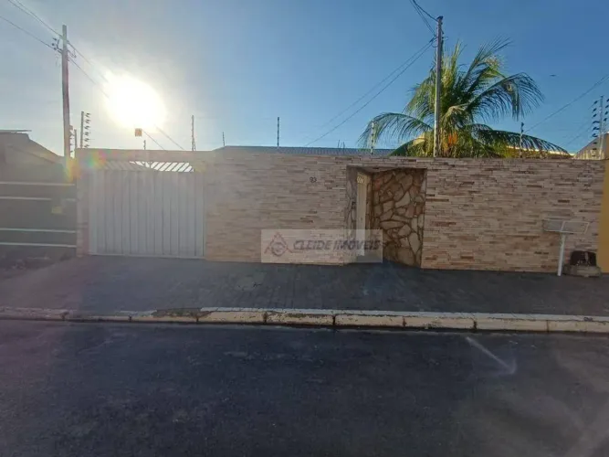 Casa com 2 dormitórios à venda, 137 m² por R$ 480.000,00 - Jardim Jockey Club - Cuiabá/MT