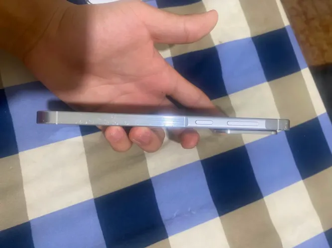 Vendo celular A56 em fortaleza , com poucas marcas de uso.