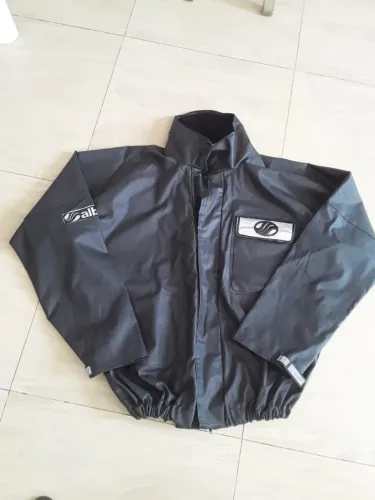 Capa alba mais bota