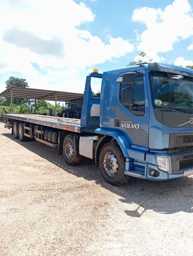 Volvo VM360 prancha hidráulica bitruck