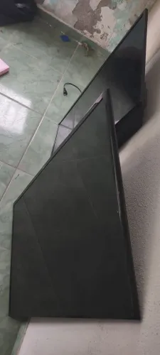 Vendo 2 smart Tv de 43 polegadas com a tela quebrada