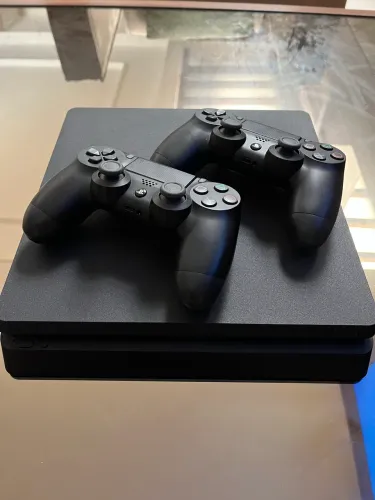 Vendo PLAYSTATION 4