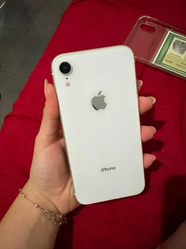 IPHONE XR-64GB