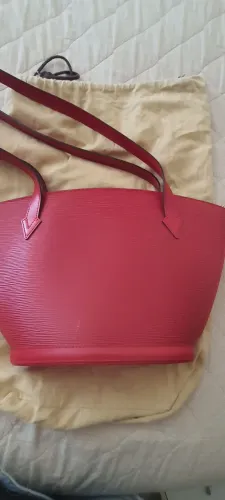 Charme de bolsa Louis Vuitton 