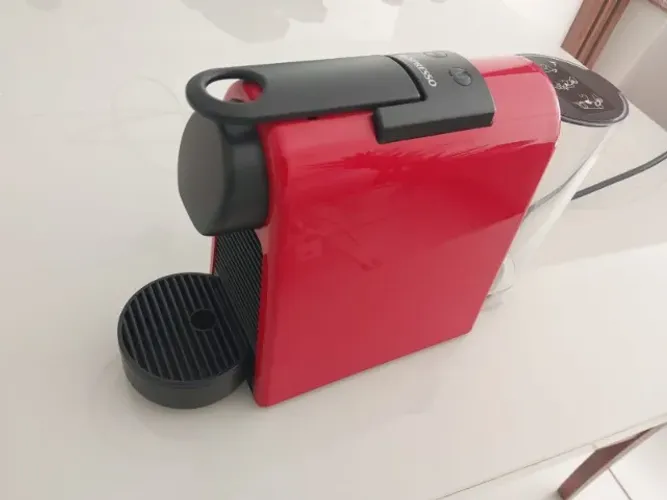 Cafeteira Nespresso Essenza Mini