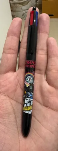 Caneta bic stranger things 4 cores
