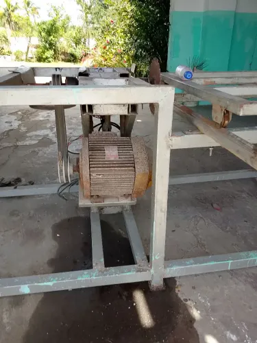 Máquina de serralheria