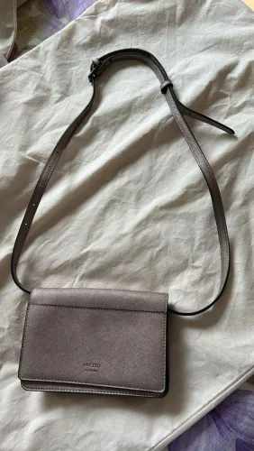 Bolsa Tiracolo Arezzo Giorno - Elegância Atemporal