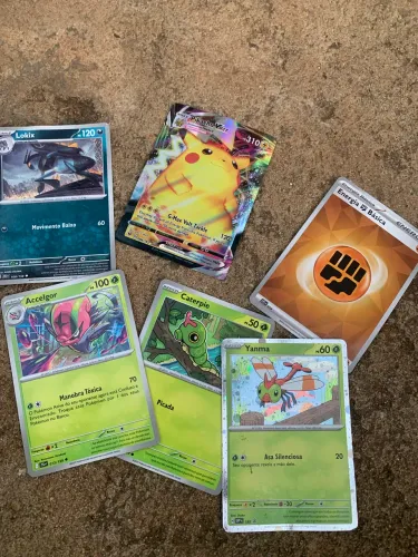 Cartas Pokémon Originais + Pikachu VMAX Rara
