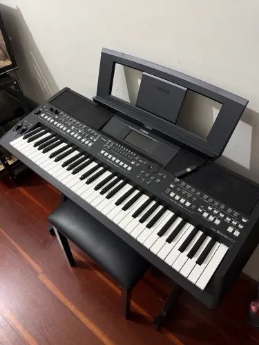 Yamaha PSR SX 600