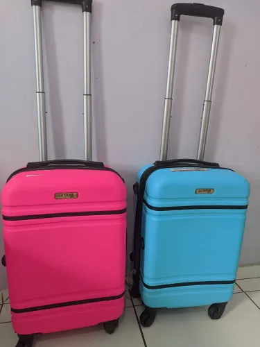 VENDO DUAS MALAS 10KG SEMI NOVAS!!!