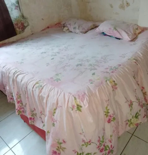 Cama super King pra vende,cuida preço bom a negociar, motivo da venda não cabe na nova cas