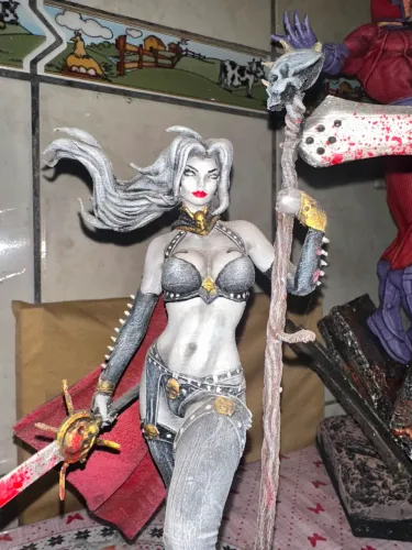 Action figure Lady death