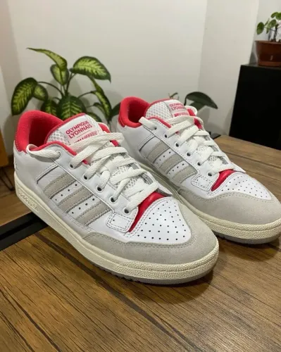 Adidas Wallstreet X Olympique Lyonnais - tam. 41.