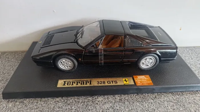 Ferrari 328 GTS escala 1:18 da Anson, original.