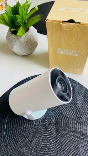 Projetor Ultra HD HY 300