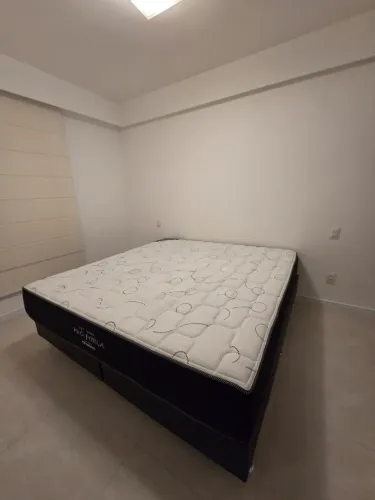 Cama King completa com colchão