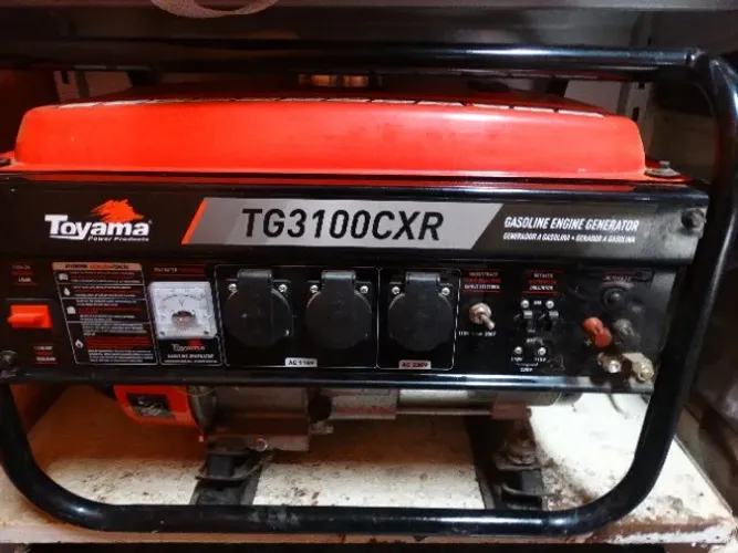 Gerador de Energia Toyama TG3100CXR 3,1 KVA a Gasolina Bivolt - Mto Conservado