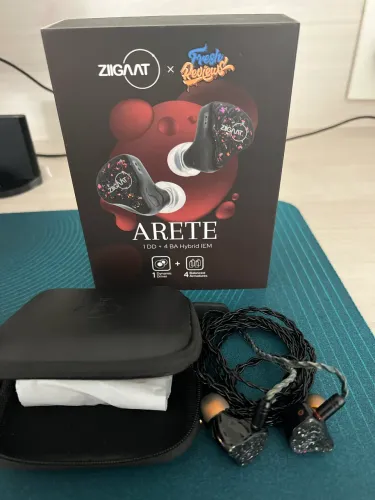 Fone IEM ZiiGaat Arete