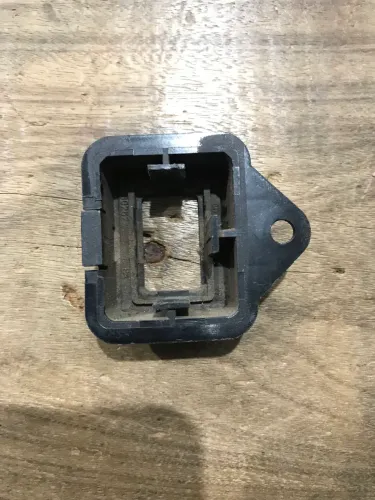 Defeito - Original GM Suporte Botão Vidro Elétrico Opala 4 portas 